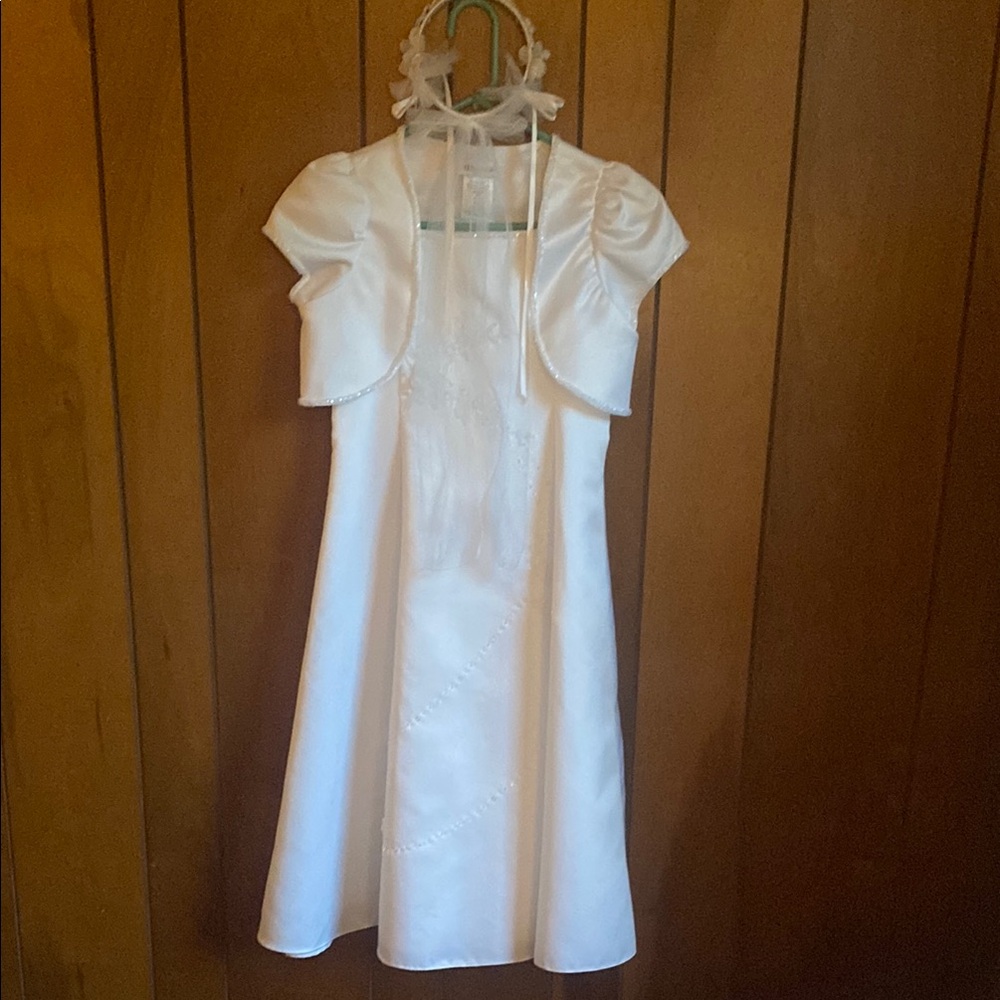 Bonnie Jean 1st communion dress -plus sz 10 1/2. Veil included and is unbranded.